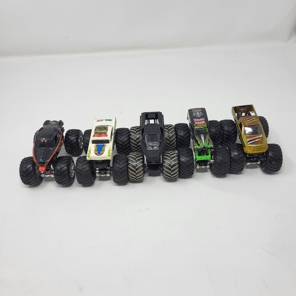 Bundle of 5 Hot Wheels Monster Jam Monster Trucks 1:64 lot#2 - Picture 9 of 10